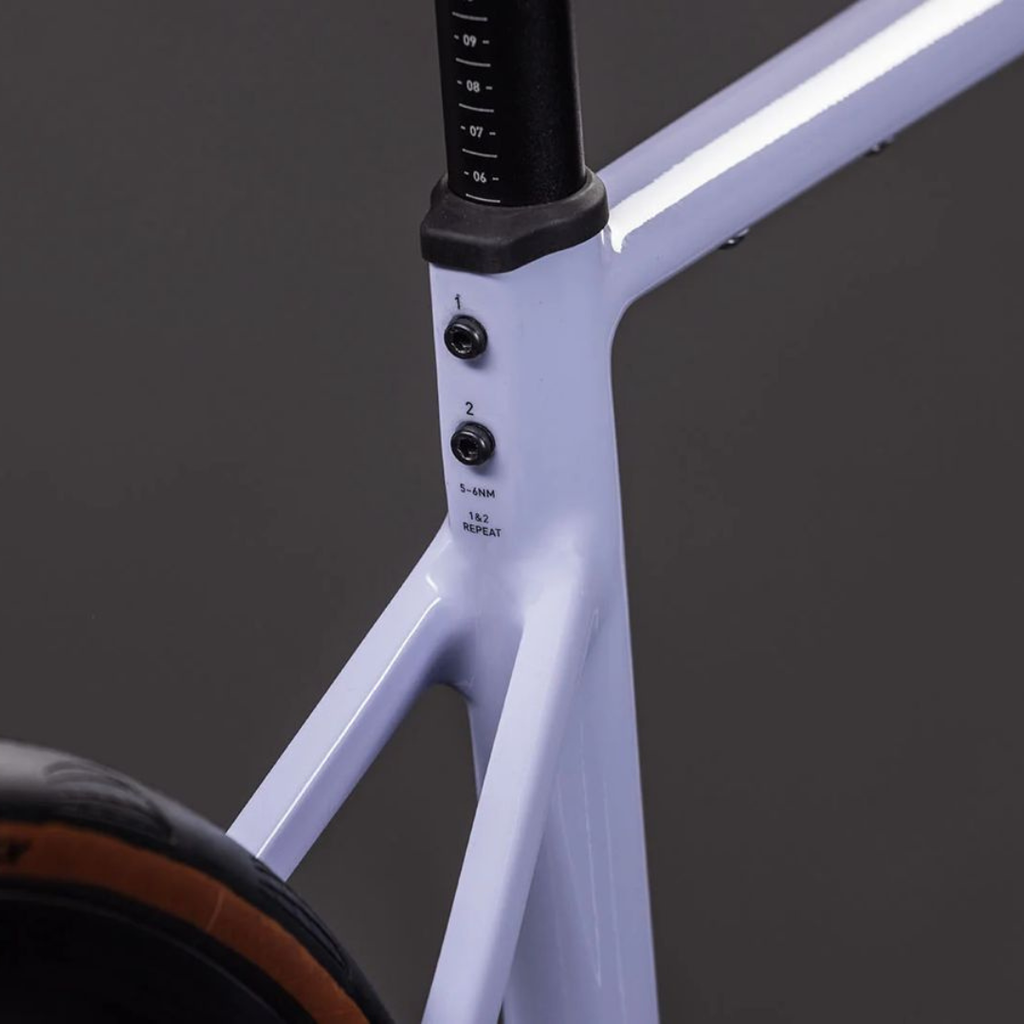 CUBE ATTAIN RACE CYCLAMEN & BLACK 2026