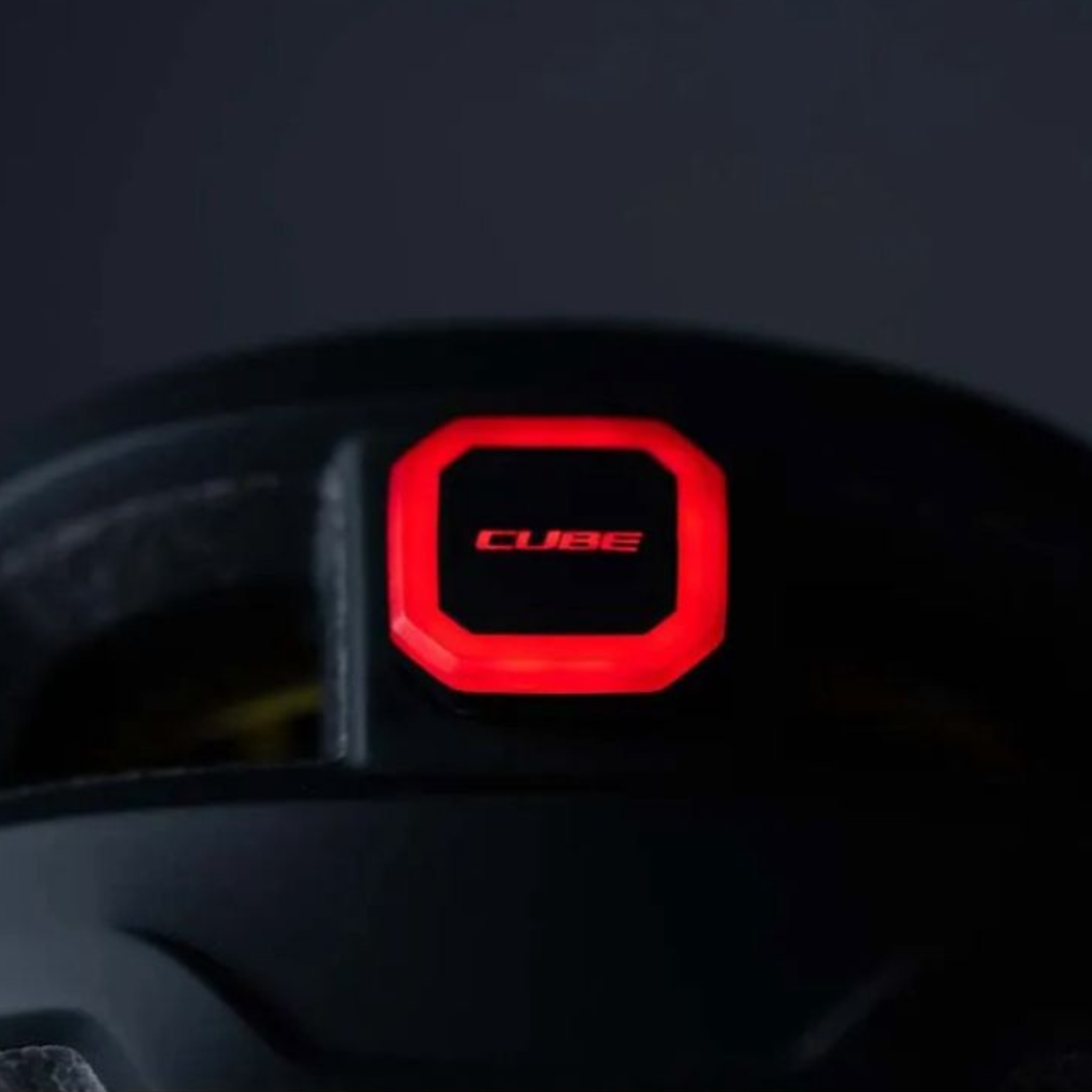 LUZ TRASERA CMPT CUBE PARA CASCO