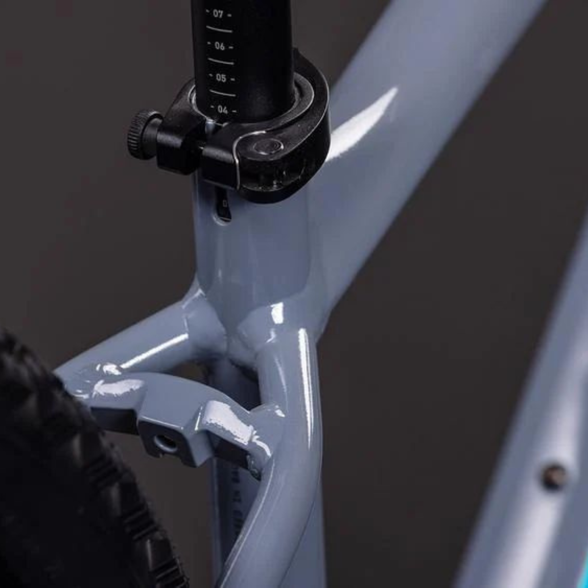 CUBE AIM ONE SMOKE & BLACK 2026