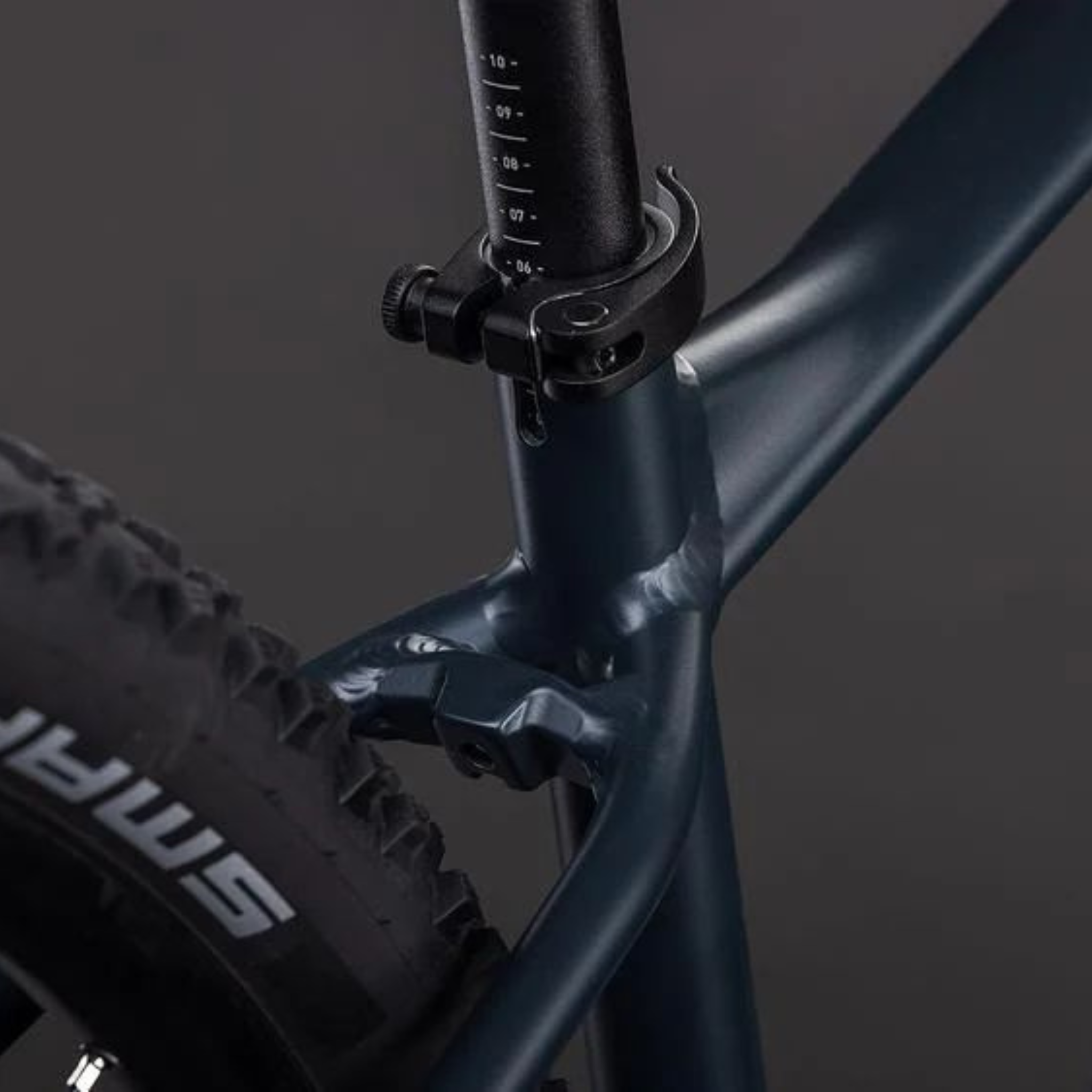 CUBE ATTENTION PRO NIGHT & BLACK