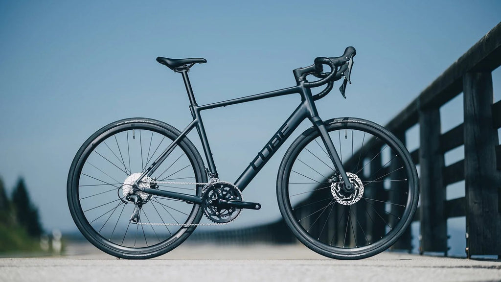 CUBE ATTAIN RACE NIGHT & BLACK 2025