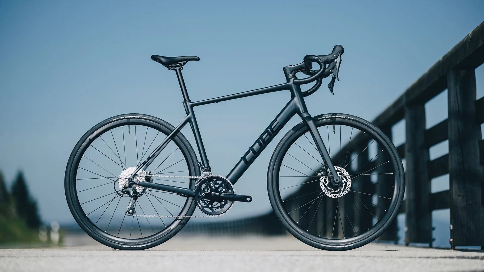 CUBE ATTAIN RACE NIGHT & BLACK 2025