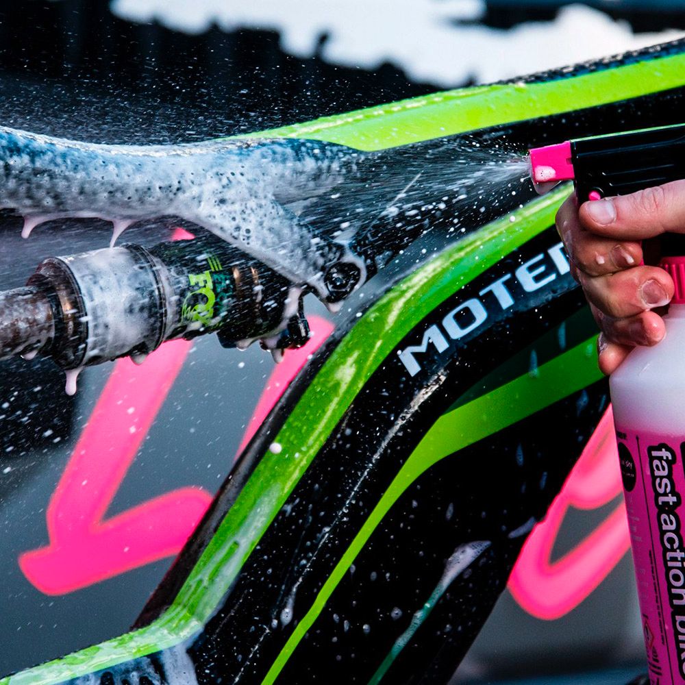 LIMPIADOR DE BICICLETA MUC-OFF (SPRAY)