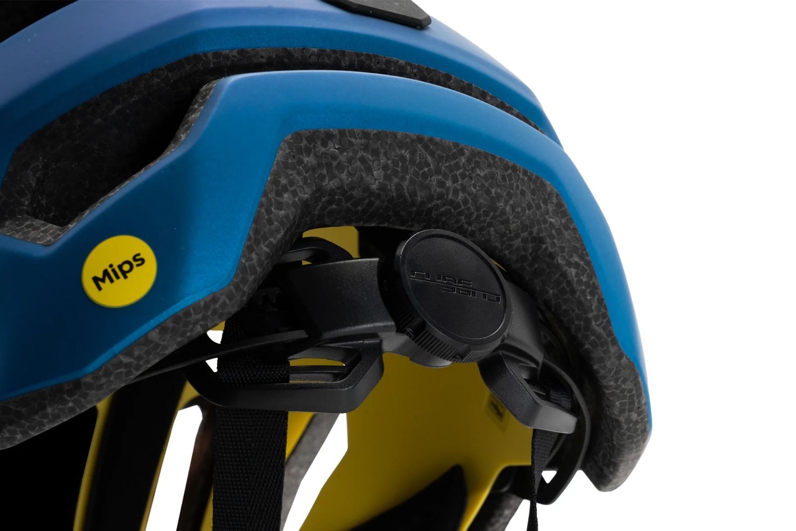 CASCO CUBE STRAY X ACTIONTEAM