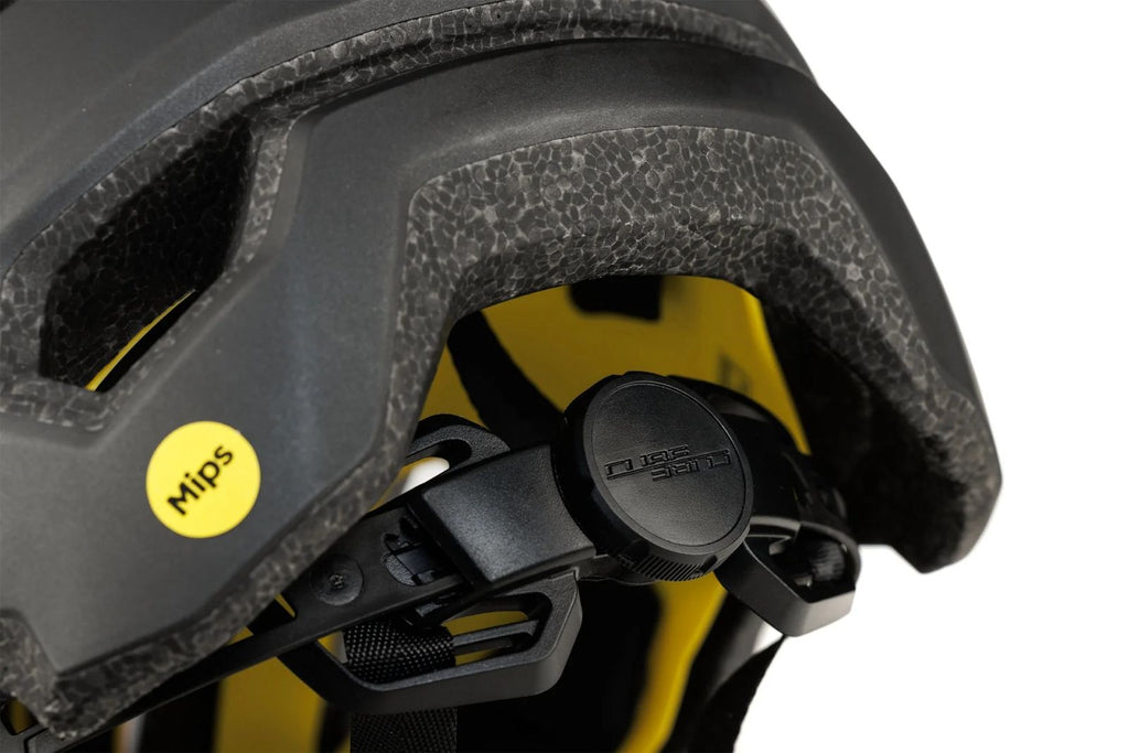 CASCO CUBE STRAY NEGRO
