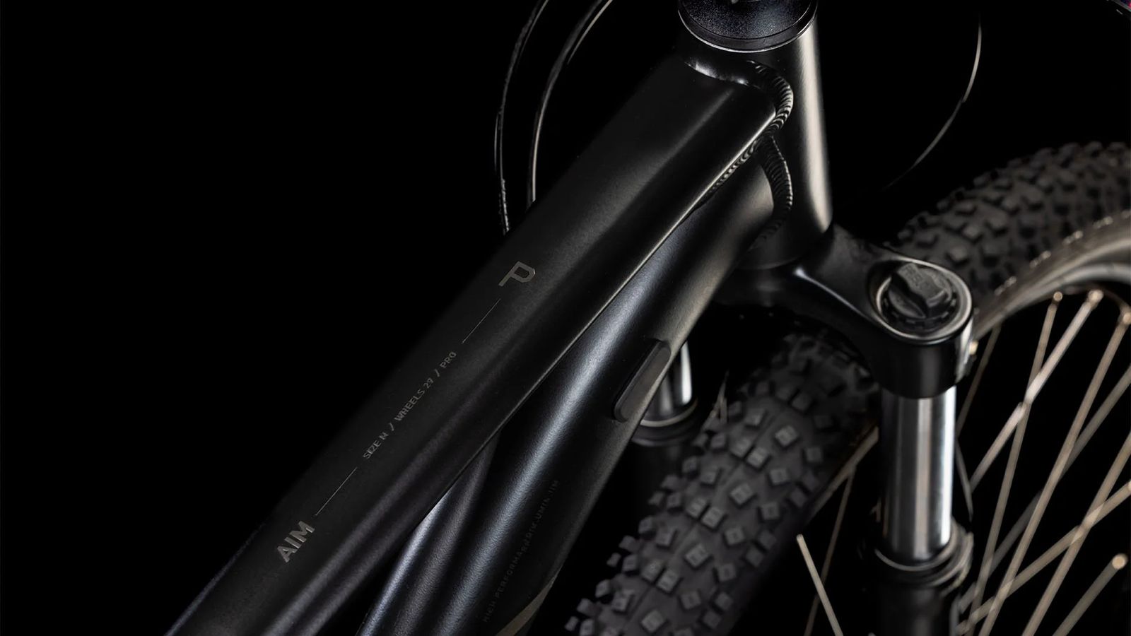 CUBE AIM PRO BLACK & SLATEBLACK 2025