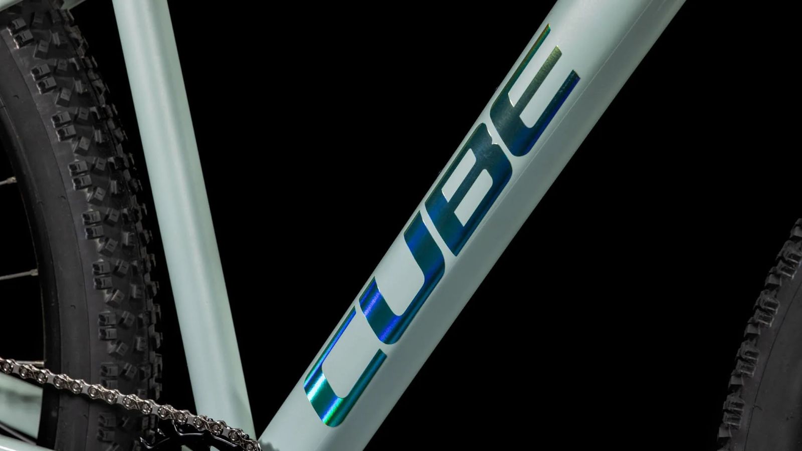 CUBE AIM RACE FROZENGRAPE & TURMALIN 2025